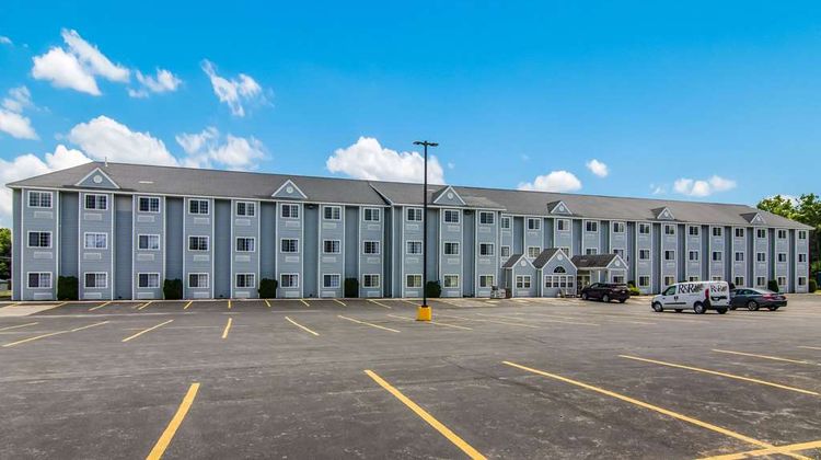 Quality Inn & Suites Grove City Exterior
