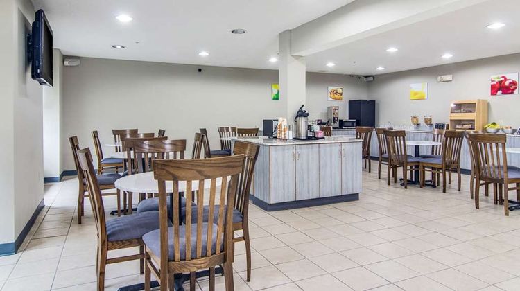 Quality Inn & Suites Grove City Restaurant