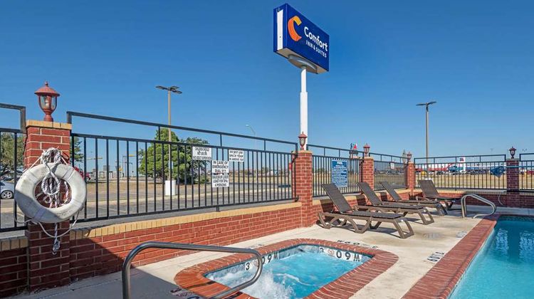 Comfort Inn & Suites Pool