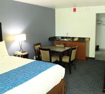 Travelodge by Wyndham Waters Edge Room