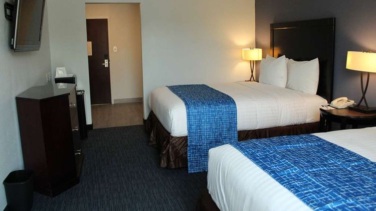 Travelodge by Wyndham Waters Edge Room