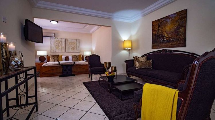 Oak Plaza Hotel East Legon Room