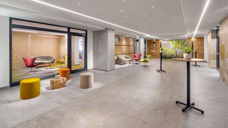 <b>Comfort Hotel Prague City East Lobby</b>. Images powered by <a href="https://iceportal.shijigroup.com/" title="IcePortal" target="_blank">IcePortal</a>.