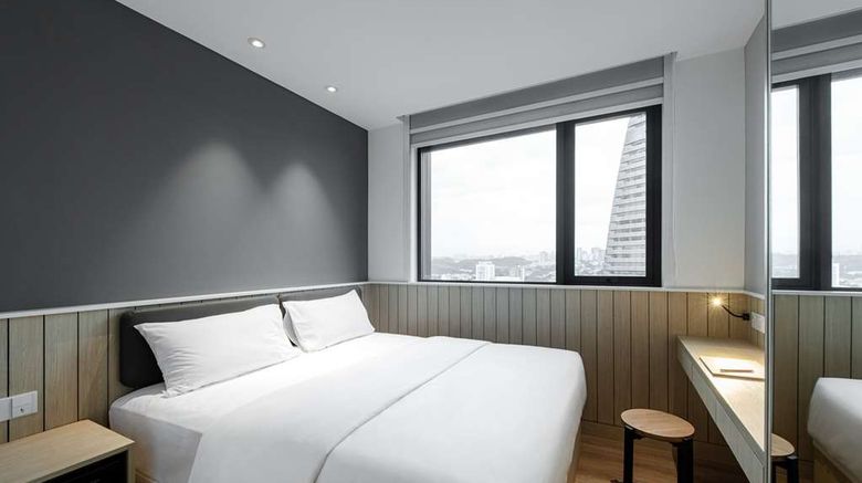 <b>Komune Living Room</b>. Images powered by <a href="https://iceportal.shijigroup.com/" title="IcePortal" target="_blank">IcePortal</a>.