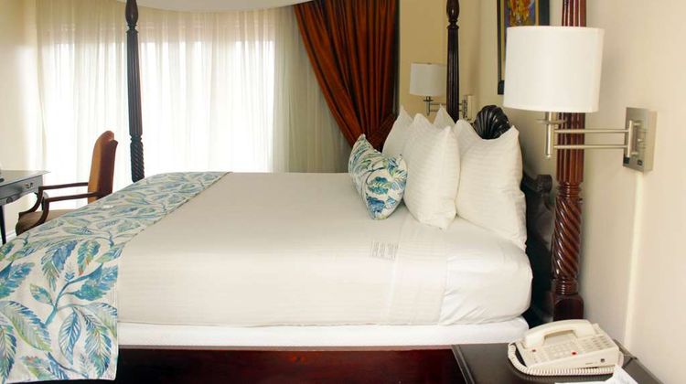 Courtleigh Hotel & Suites Suite