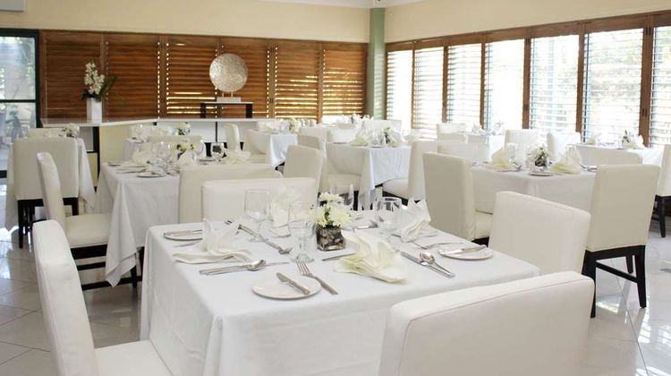 Courtleigh Hotel & Suites Restaurant