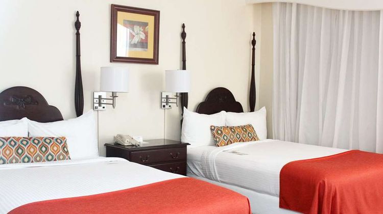 Courtleigh Hotel & Suites Room