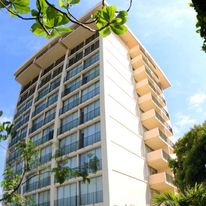 Courtleigh Hotel & Suites