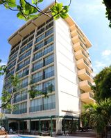 Courtleigh Hotel & Suites