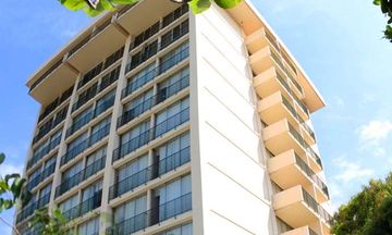 Courtleigh Hotel & Suites