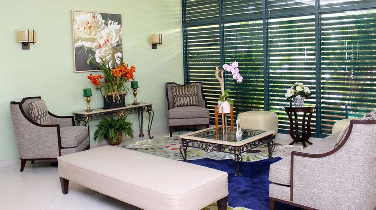 Courtleigh Hotel & Suites Lobby