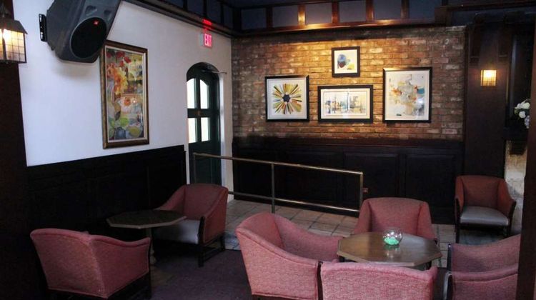 Courtleigh Hotel & Suites Restaurant