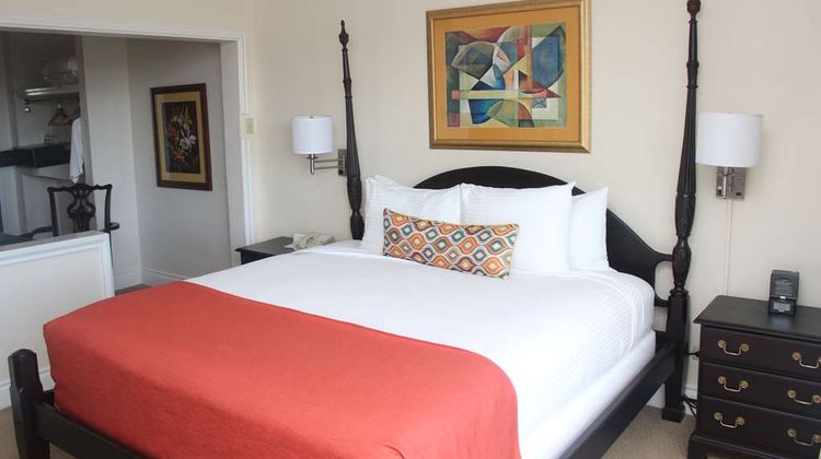 Courtleigh Hotel & Suites Suite