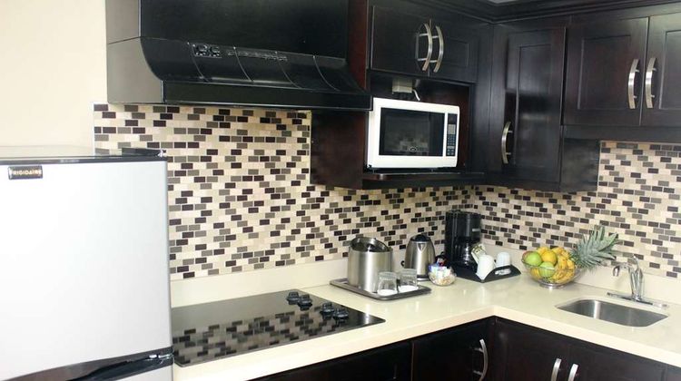Courtleigh Hotel & Suites Suite