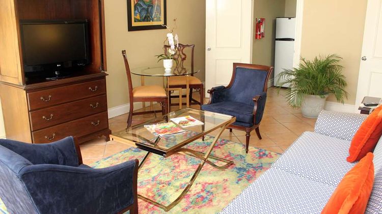 Courtleigh Hotel & Suites Suite