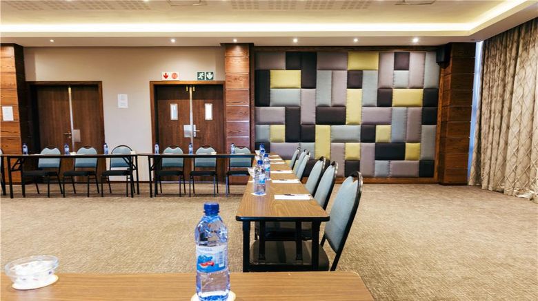 <b>Premier Splendid Inn Bloemfont Meeting</b>. Images powered by <a href="https://iceportal.shijigroup.com/" title="IcePortal" target="_blank">IcePortal</a>.