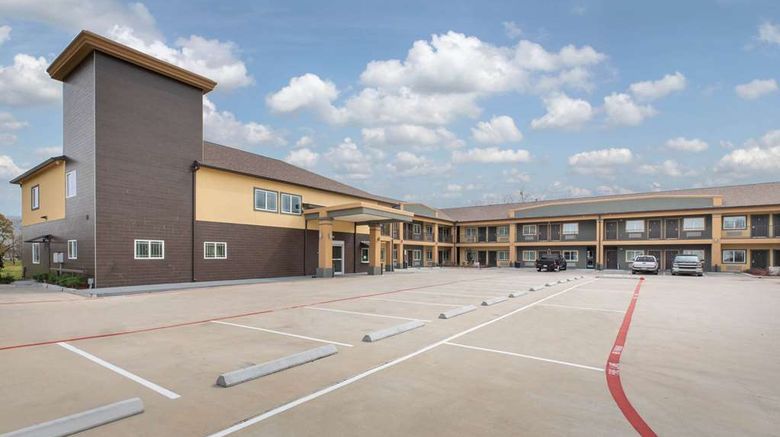<b>Days Inn & Suites by Wyndham La Porte Exterior</b>. Images powered by <a href="https://iceportal.shijigroup.com/" title="IcePortal" target="_blank">IcePortal</a>.