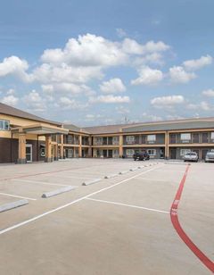 Days Inn & Suites by Wyndham La Porte