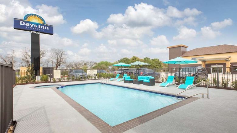<b>Days Inn & Suites by Wyndham La Porte Pool</b>. Images powered by <a href="https://iceportal.shijigroup.com/" title="IcePortal" target="_blank">IcePortal</a>.