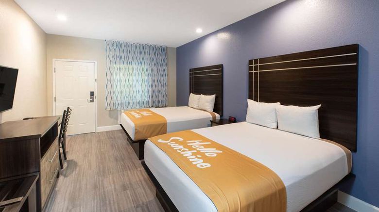<b>Days Inn & Suites by Wyndham La Porte Suite</b>. Images powered by <a href="https://iceportal.shijigroup.com/" title="IcePortal" target="_blank">IcePortal</a>.
