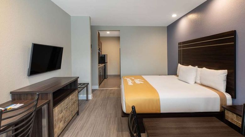 <b>Days Inn & Suites by Wyndham La Porte Suite</b>. Images powered by <a href="https://iceportal.shijigroup.com/" title="IcePortal" target="_blank">IcePortal</a>.