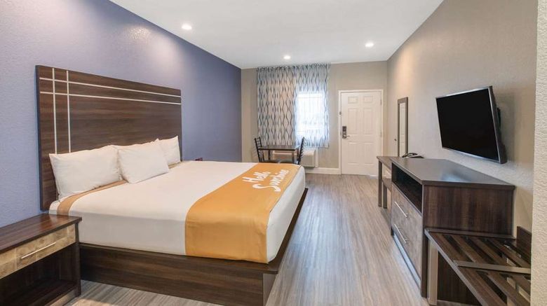<b>Days Inn & Suites by Wyndham La Porte Room</b>. Images powered by <a href="https://iceportal.shijigroup.com/" title="IcePortal" target="_blank">IcePortal</a>.
