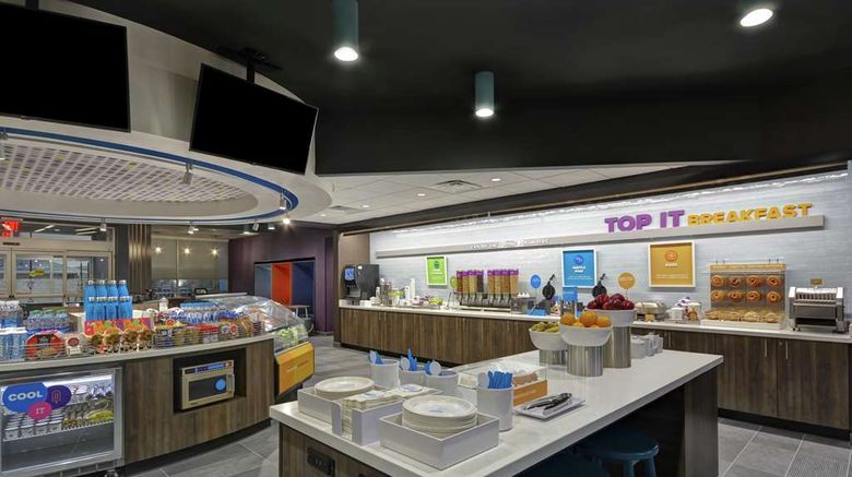 <b>Tru by Hilton Fort Worth-Fossil Creek Restaurant</b>. Images powered by <a href="https://iceportal.shijigroup.com/" title="IcePortal" target="_blank">IcePortal</a>.