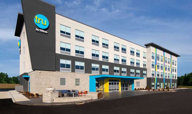 Tru by Hilton Sharonville Cincinnati Exterior