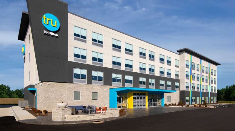 Tru by Hilton Sharonville Cincinnati Exterior
