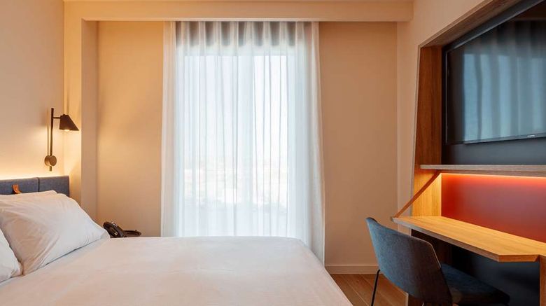 <b>Hampton by Hilton Alcobendas Madrid Room</b>. Images powered by <a href="https://iceportal.shijigroup.com/" title="IcePortal" target="_blank">IcePortal</a>.