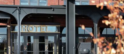 The Central Station, Curio Collection Exterior