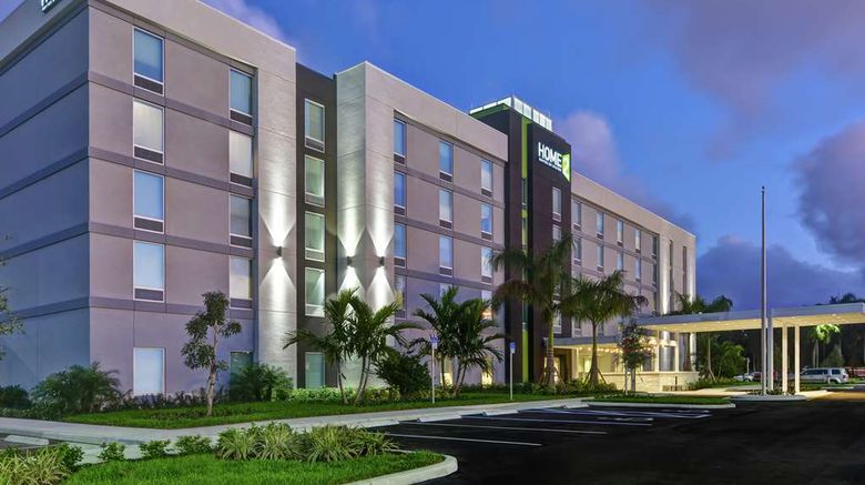 <b>Home2 Suites West Palm Beach Airport Exterior</b>. Images powered by <a href="https://iceportal.shijigroup.com/" title="IcePortal" target="_blank">IcePortal</a>.