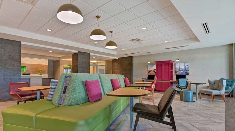 <b>Home2 Suites West Palm Beach Airport Lobby</b>. Images powered by <a href="https://iceportal.shijigroup.com/" title="IcePortal" target="_blank">IcePortal</a>.