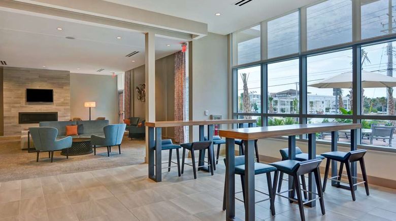 <b>Hilton Garden Inn Destin Miramar Beach Lobby</b>. Images powered by <a href="https://iceportal.shijigroup.com/" title="IcePortal" target="_blank">IcePortal</a>.