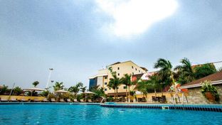 Oak Plaza Hotels - East Airport