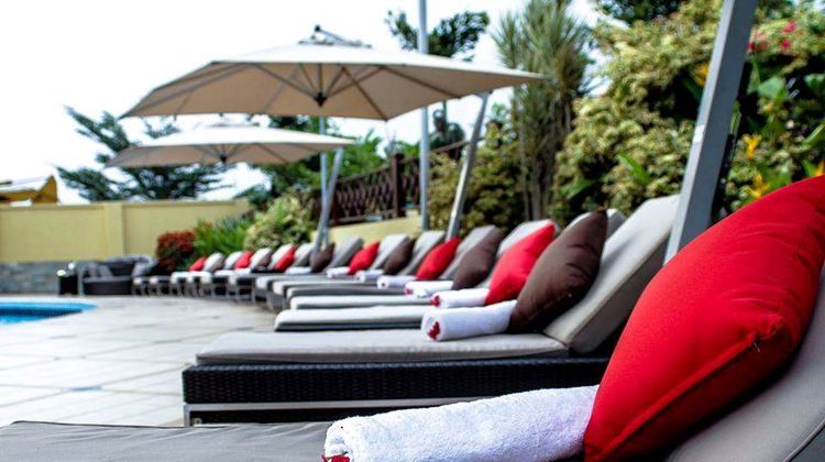 Oak Plaza Hotels - East Airport Pool