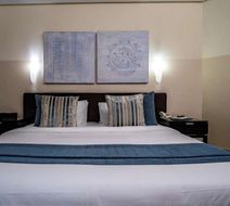 Oak Plaza Hotels - East Airport Room