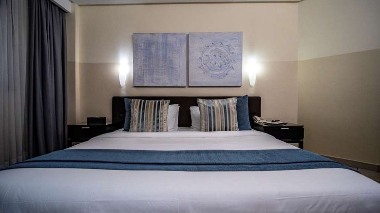 <b>Oak Plaza Hotels - East Airport Room</b>. Images powered by <a href="https://iceportal.shijigroup.com/" title="IcePortal" target="_blank">IcePortal</a>.