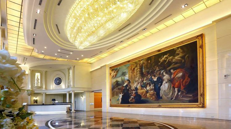 Golden Tulip Aesthetics Hotel Miaoli Lobby
