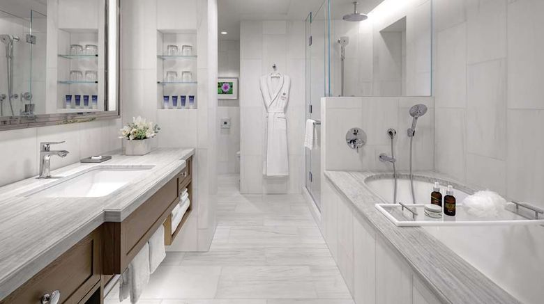 <b>Halepuna Waikiki by Halekulani Suite</b>. Images powered by <a href="https://iceportal.shijigroup.com/" title="IcePortal" target="_blank">IcePortal</a>.