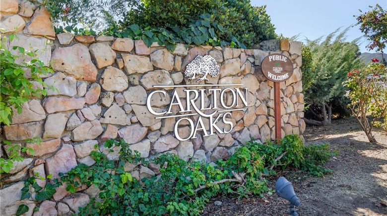 Carlton Oaks Lodge, Ascend Hotel Col Exterior. Images powered by <a href="https://iceportal.shijigroup.com" target="_blank" rel="noopener">Ice Portal</a>.