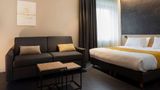 37 Lodge La Defense Courbevoie Room