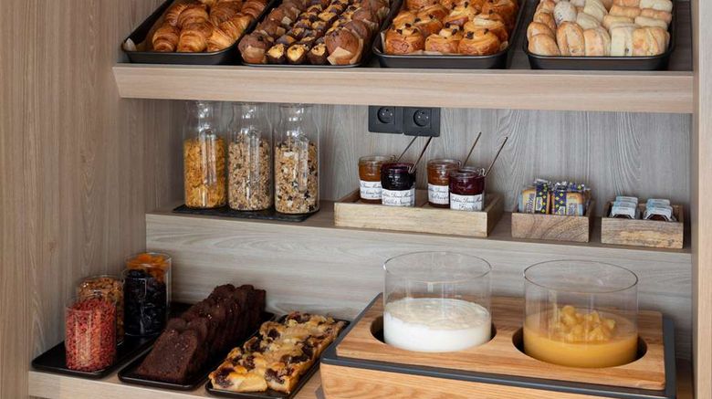 <b>37 Lodge La Defense Courbevoie Restaurant</b>. Images powered by <a href="https://iceportal.shijigroup.com/" title="IcePortal" target="_blank">IcePortal</a>.