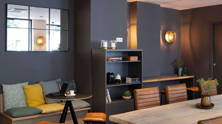 <b>37 Lodge La Defense Courbevoie Restaurant</b>. Images powered by <a href="https://iceportal.shijigroup.com/" title="IcePortal" target="_blank">IcePortal</a>.