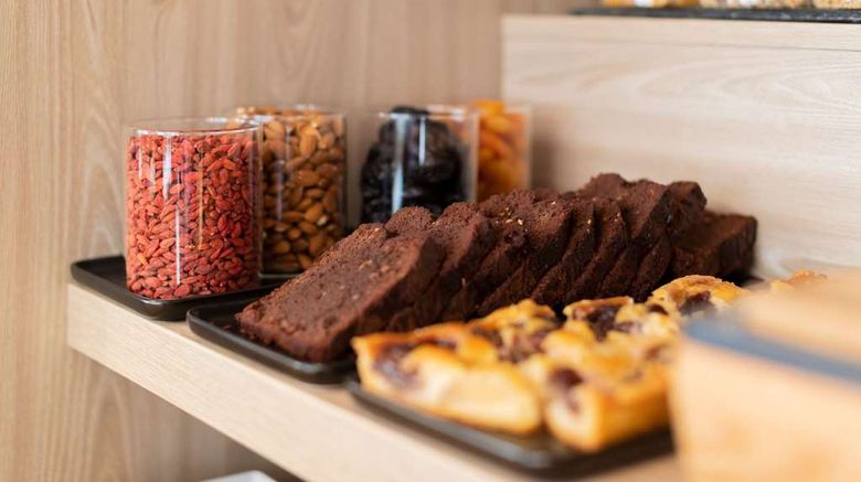 <b>37 Lodge La Defense Courbevoie Restaurant</b>. Images powered by <a href="https://iceportal.shijigroup.com/" title="IcePortal" target="_blank">IcePortal</a>.
