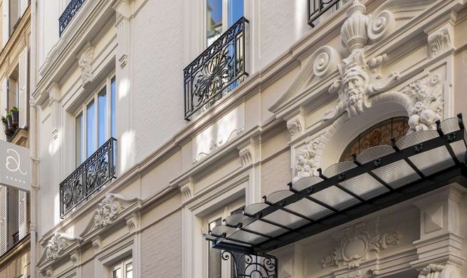 Paris j'Adore Hotel & Spa Exterior