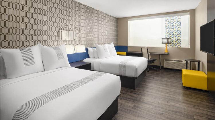 GLo Best Western Dawley Farms Room