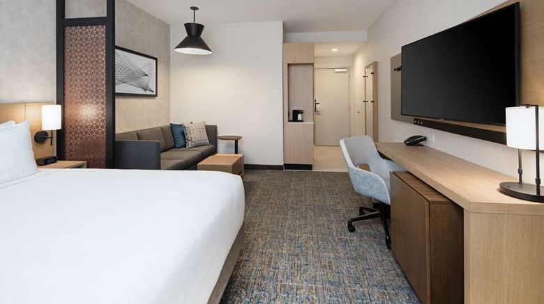 <b>Hyatt Place Bakersfield Room</b>. Images powered by <a href="https://iceportal.shijigroup.com/" title="IcePortal" target="_blank">IcePortal</a>.