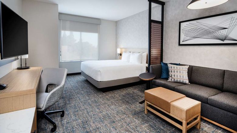 <b>Hyatt Place Bakersfield Room</b>. Images powered by <a href="https://iceportal.shijigroup.com/" title="IcePortal" target="_blank">IcePortal</a>.