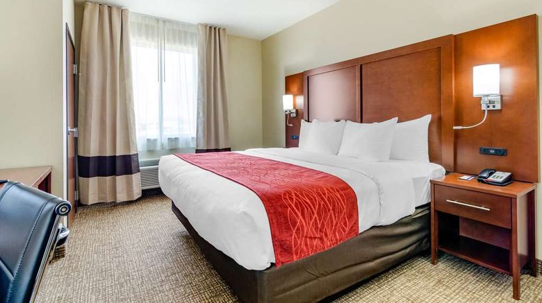 <b>Comfort Inn & Suites Salina North Suite</b>. Images powered by <a href="https://iceportal.shijigroup.com/" title="IcePortal" target="_blank">IcePortal</a>.